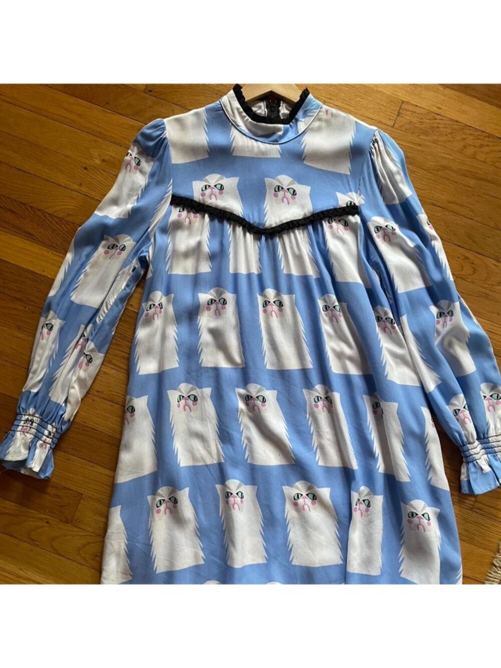 Nooworks grumpy cat dress, so comfy and cute. Worn once.